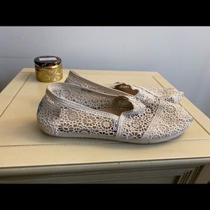 Women’s Tom shoes - Size 8.5 - new
